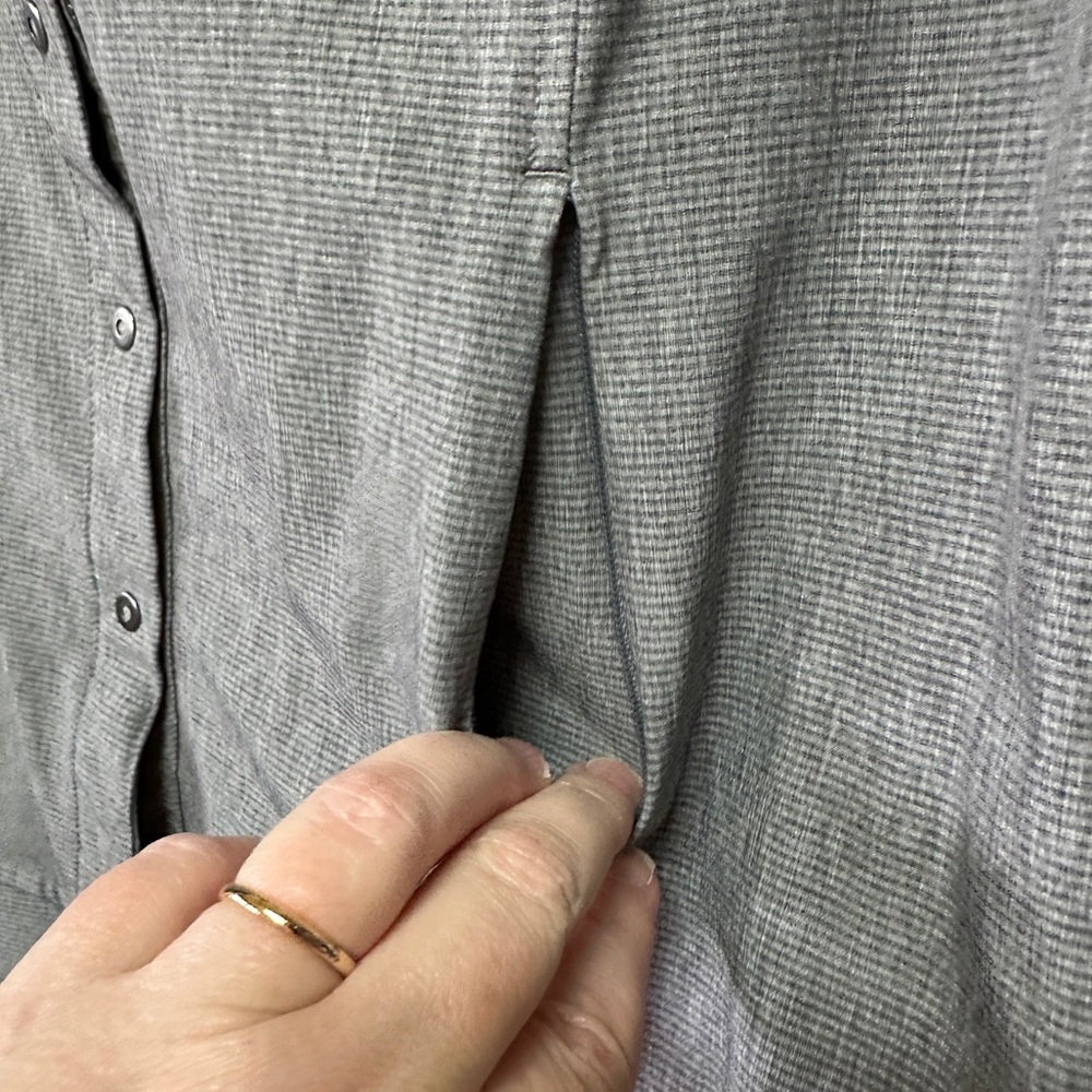 Duluth Trading Sol Survivor Sun Protection Shirt in Gray Stripe, Size Small - Picture 5 of 12